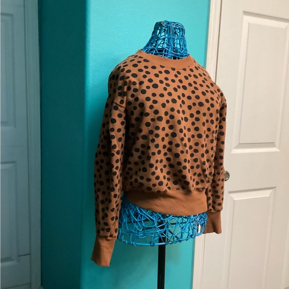 💥PRICE DROP💥 Pleat-Sleeve Sweatshirt in Leopard Dot - Picture 5 of 9